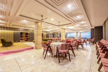 haris court hotels and banquets dlf phase3