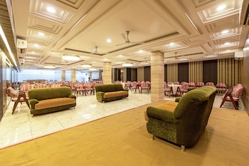 haris court hotels and banquets dlf phase3