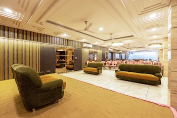 haris court hotels and banquets dlf phase3