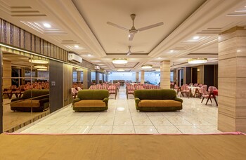 haris court hotels and banquets dlf phase3