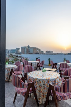 haris court hotels and banquets dlf phase3