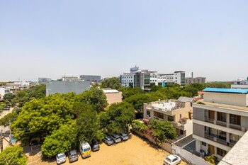 haris court hotels and banquets dlf phase3