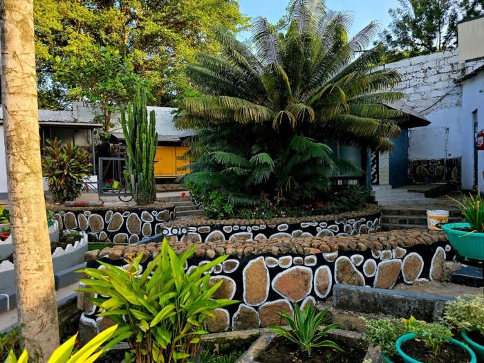 rusty rock beach resort and spa