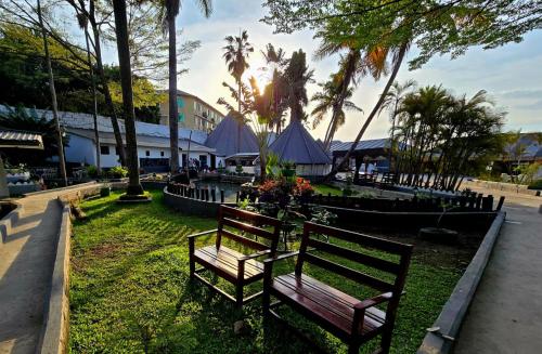 rusty rock beach resort and spa