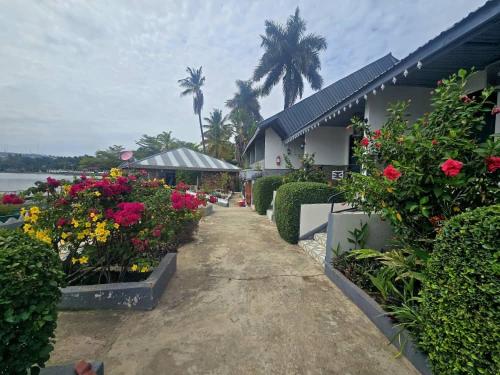 rusty rock beach resort and spa