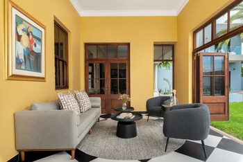 disandt house by neighbourgood