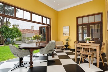 disandt house by neighbourgood