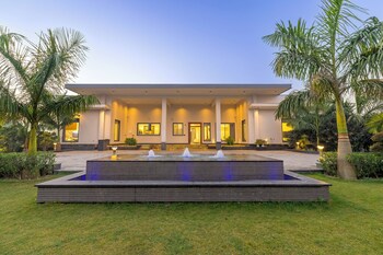 elivaas levante farms 5 bhk villa