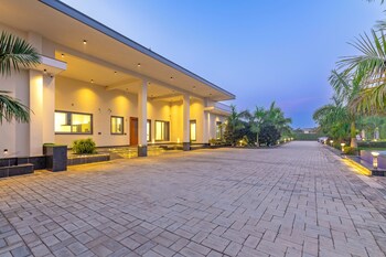 elivaas levante farms 5 bhk villa