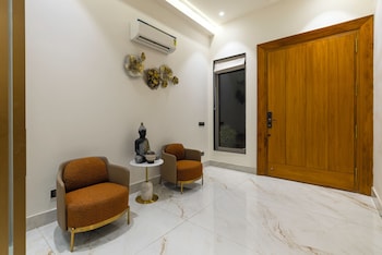 elivaas levante farms 5 bhk villa