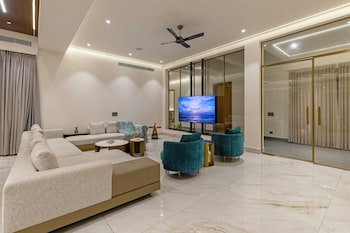 elivaas levante farms 5 bhk villa