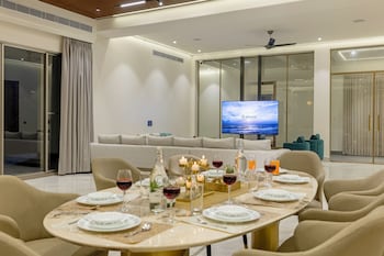 elivaas levante farms 5 bhk villa