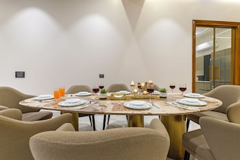 elivaas levante farms 5 bhk villa