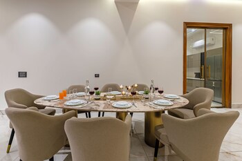 elivaas levante farms 5 bhk villa