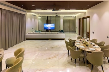 elivaas levante farms 5 bhk villa