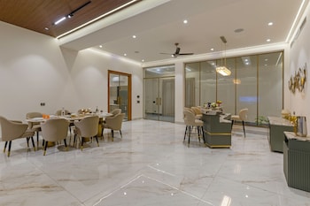 elivaas levante farms 5 bhk villa