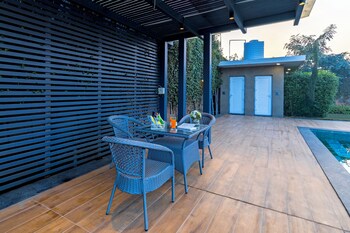 elivaas levante farms 5 bhk villa