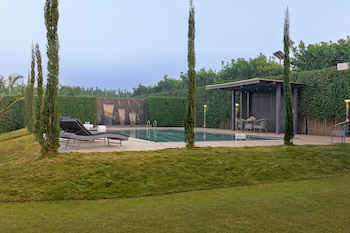 elivaas levante farms 5 bhk villa