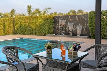 elivaas levante farms 5 bhk villa