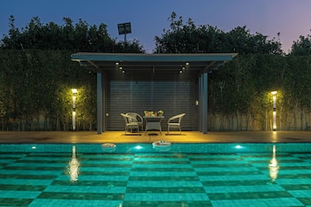 elivaas levante farms 5 bhk villa