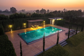 elivaas levante farms 5 bhk villa