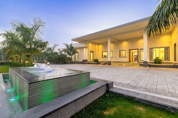 elivaas levante farms 5 bhk villa