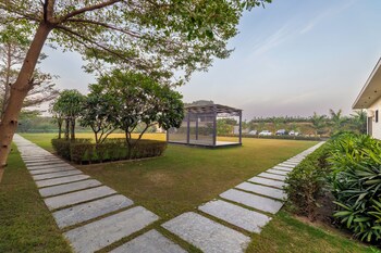 elivaas levante farms 5 bhk villa