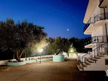 Villa Riviera,,3 star