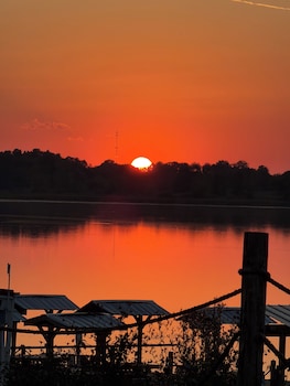 Tiki Beach Campground,,3 star