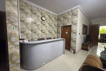 Oyo 95075 Matoorstay Syariah,,2 star