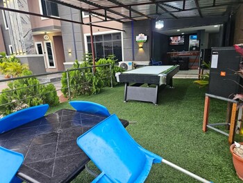 De Don's Villa,,3 star