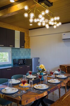 elivaas esh cottages