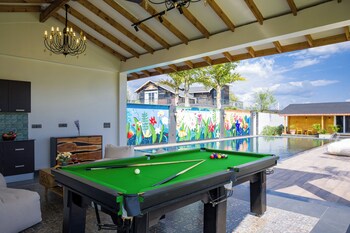 Elivaas Esh Cottages,,2 star