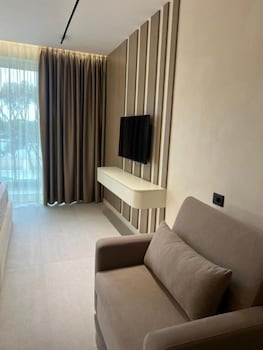 Skanderbeg Resort,,3 star