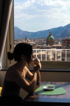 skyline boutique hotel