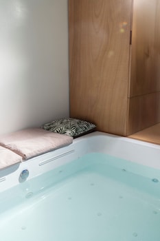 skyline boutique hotel
