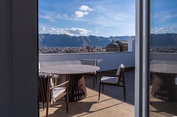 skyline boutique hotel