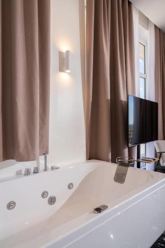 skyline boutique hotel