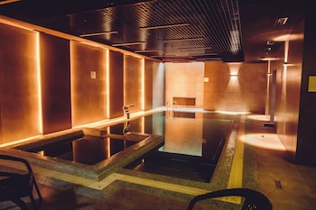 Sm Luxury Hotel,,3 star