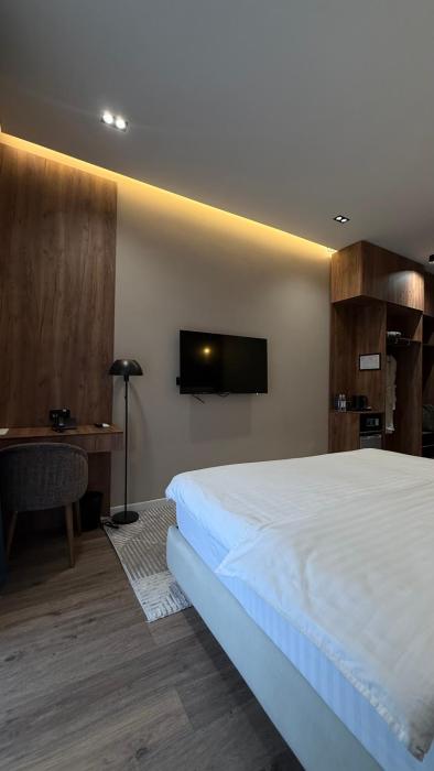 sm luxury hotel