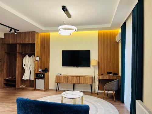 sm luxury hotel
