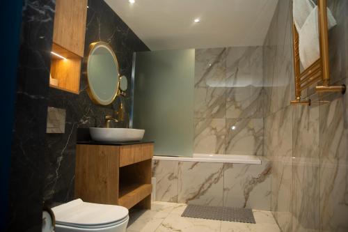 sm luxury hotel