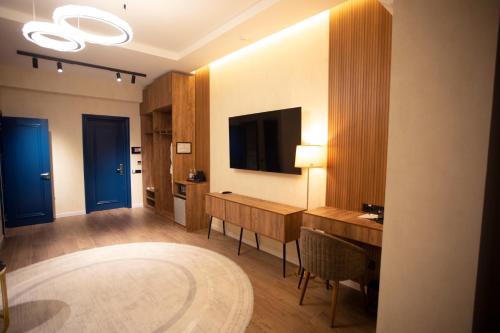 sm luxury hotel