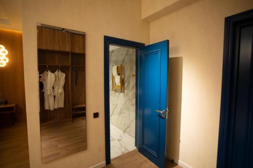 sm luxury hotel