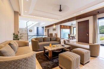 elivaas gardenia 4 bhk farmhouse