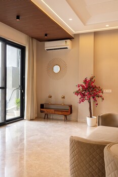elivaas gardenia 4 bhk farmhouse