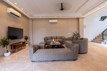 elivaas gardenia 4 bhk farmhouse