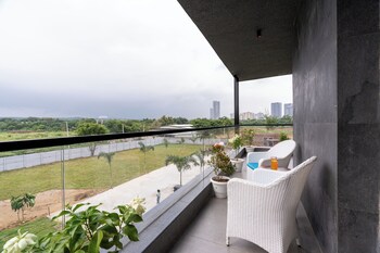 elivaas gardenia 4 bhk farmhouse