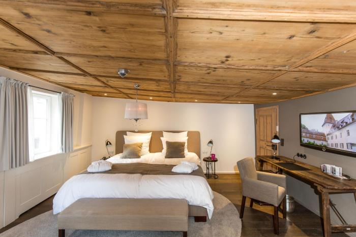 boutique hotel adara