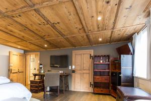 boutique hotel adara